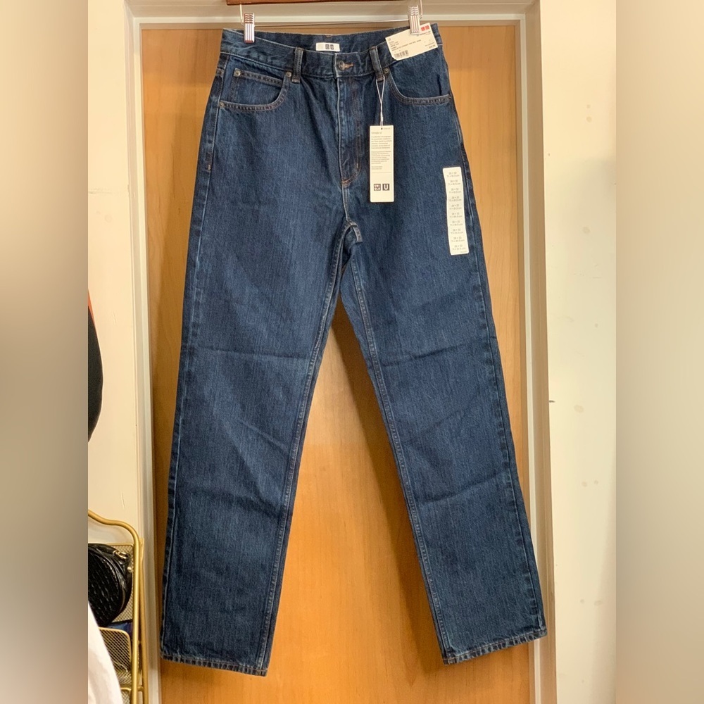 Uniqlo Regular Fit Straight High Rise Jeans in Blue. Size-28X32. Quiet Luxury - Picture 5 of 6